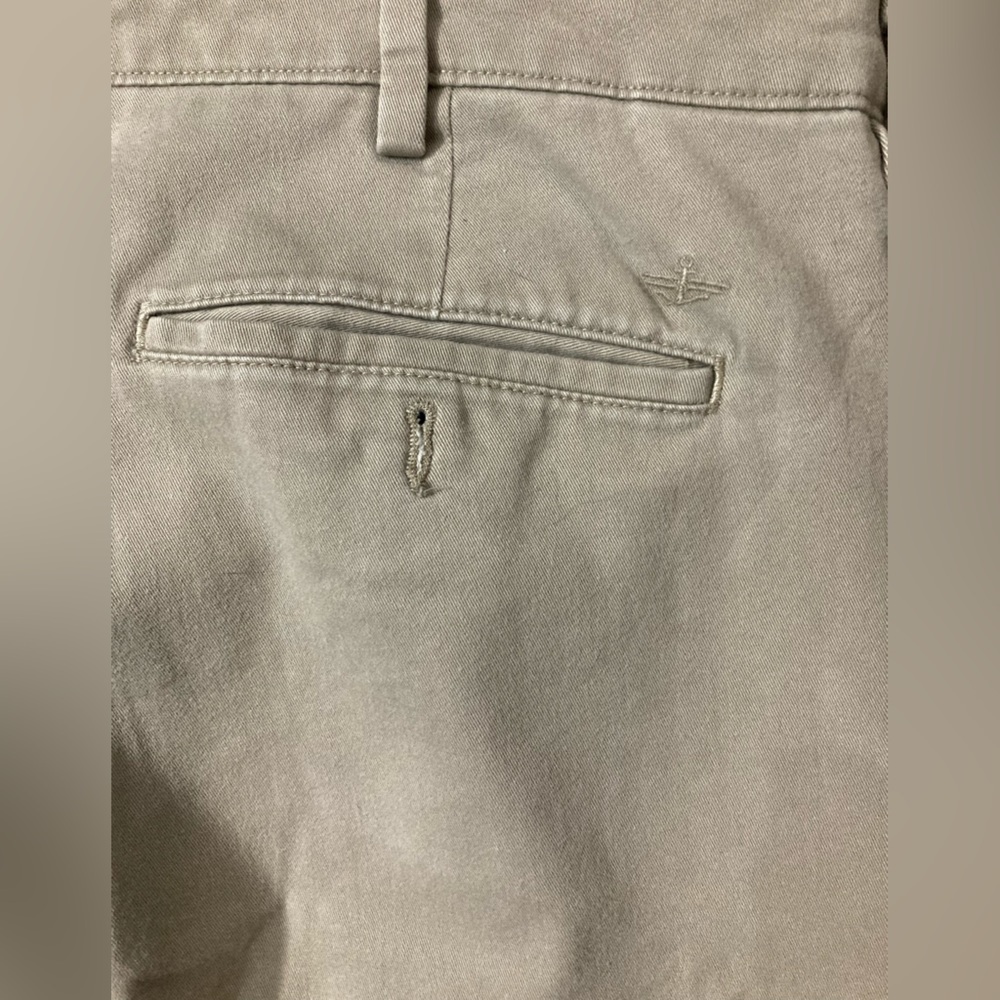 Dockers Classic Fit Men’s Tan Khaki‎ Pants 40/32